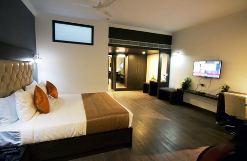 Jammu Hotel | Hotel Trinetar Gardens