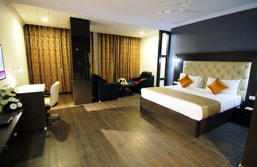 Jammu Hotel | Hotel Trinetar Gardens