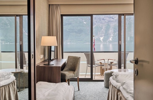 Lofthus Hotel | Hotel Ullensvang