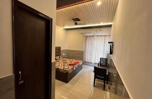 Khatima Hotel | Hotel Utsav