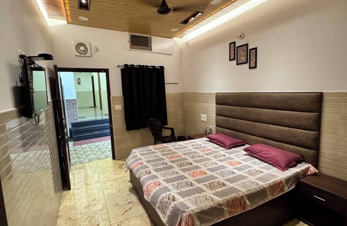 Khatima Hotel | Hotel Utsav