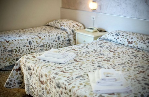 Sala Consilina Hotel | Hotel Vallisdea