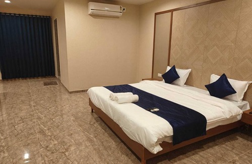 Modasa Hotel | Hotel Vantara Residency