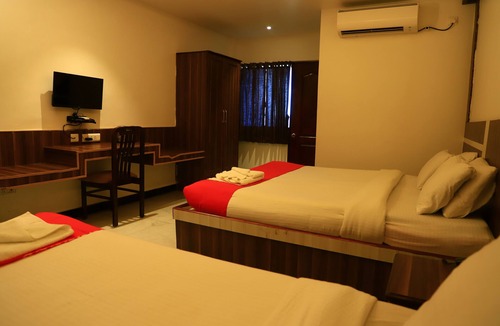Krishnagiri Hotel | Hotel Velan International