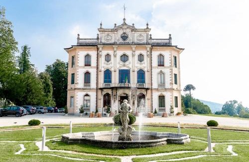 Varano Borghi Hotel | Hotel Villa Borghi