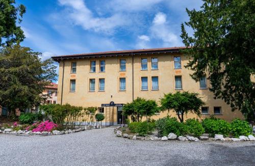 Varano Borghi Hotel | Hotel Villa Borghi