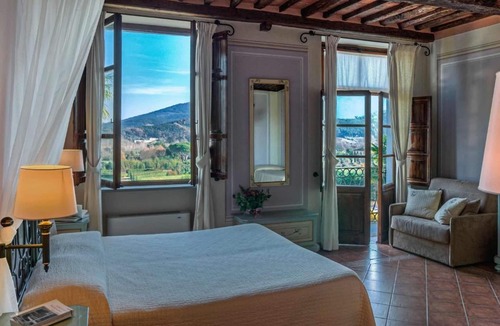 San Lorenzo a Vaccoli Hotel | Hotel Villa Cheli