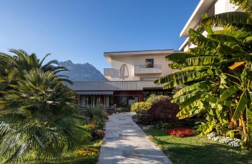 Torbole sul Garda Hotel | Hotel Villa Claudia
