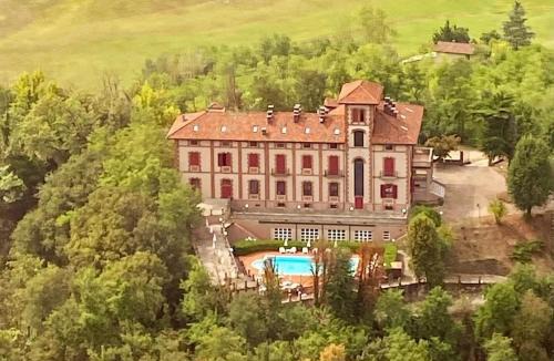 Rocca D'Arazzo Hotel | Hotel Villa Conte Riccardi