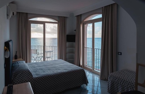 Ventotene Hotel | Hotel Villa Iulia