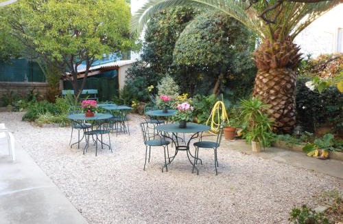 Les Baumettes Hotel | Hotel Villa Les Cygnes
