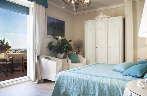 Ronchi Hotel | Hotel Villa Maremonti
