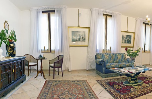 Crespano del Grappa Hotel | Hotel Villa Scalabrini