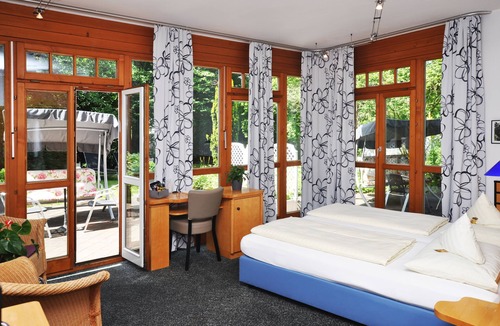 Waldperlach Hotel | Hotel Villa Waldperlach
