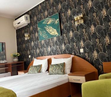Jupiter Hotel | Hotel Violeta