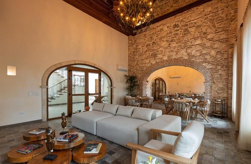 Cartagena Walled City Hotel | Hotel Voilá Pedregal By Huespedia
