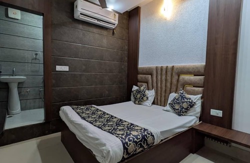Aligarh Hotel | Hotel Vrindavan Palace