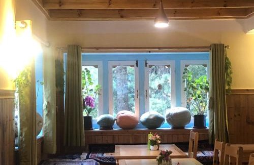 Namche Bazaar House | Hotel Waterfall Benkar