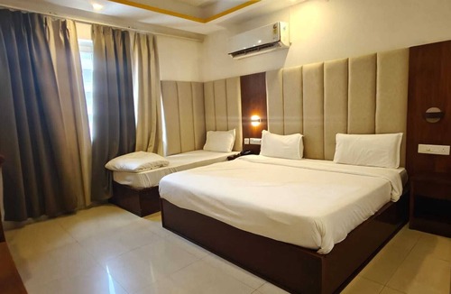 Tapovan Hotel | Hotel Weekend Heights
