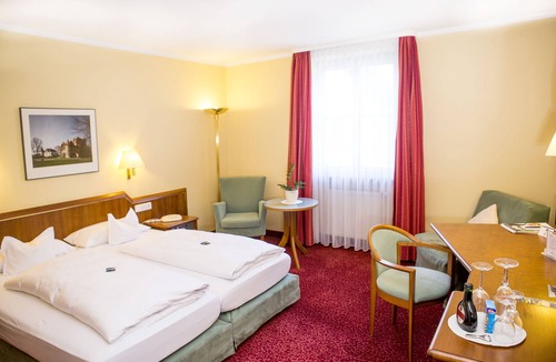 Veitshoechheim Hotel | Hotel Weisses Lamm