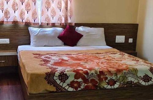 Krishnarajasagar Hotel | hotel white palace