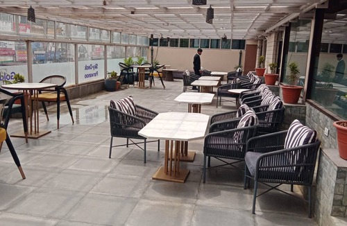 Parwanoo Hotel | Hotel Windsmur