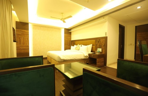 Sector 14 Hotel | Hotel Windsor Heights (All Rooms with Air Purifier)