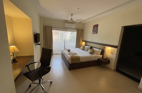 Adoor Hotel | Hotel Yamuna