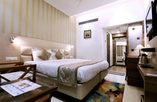 Civil Lines Hotel | Hotel Yatrik