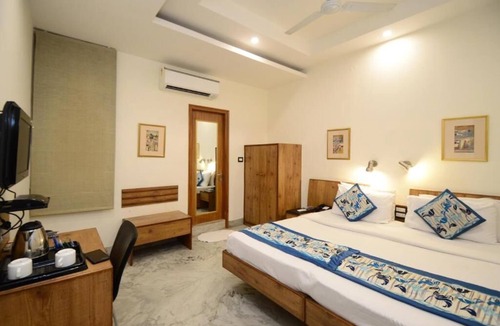 Tonk Road Hotel | Hotel Yulia