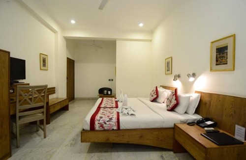 Tonk Road Hotel | Hotel Yulia
