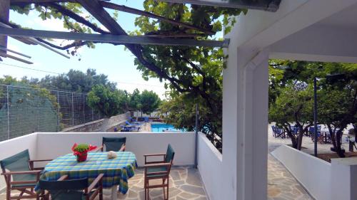 Karystos Apartment | Hotel Zeus
