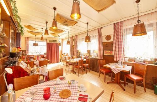 Vordereifel House | Hotel zum dicken Baum