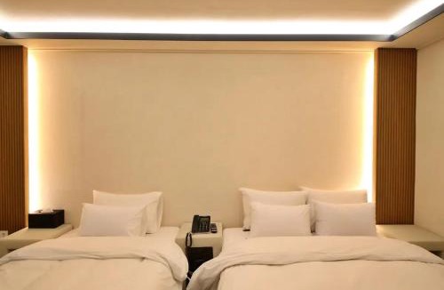 Bongmyeong-dong Hotel | Hotel141
