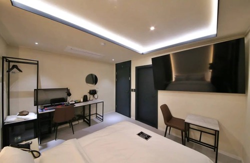 Bongmyeong-dong Hotel | HOTEL141