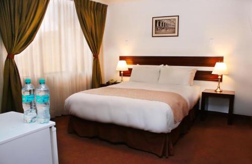 Cerro Colorado District Hostel | Hoteles Riviera Cayma