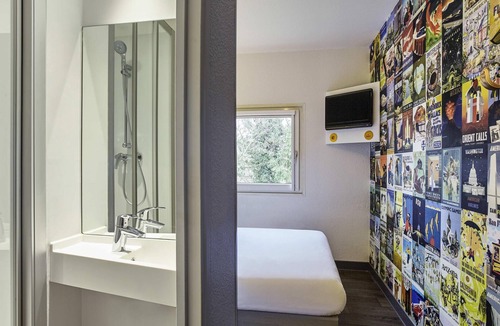 Saint-Denis Hotel | hotelF1 Paris Saint-Denis Université