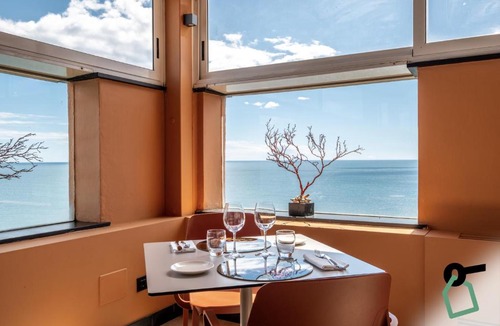 Arenzano Hotel | Hotiday Arenzano Pineta