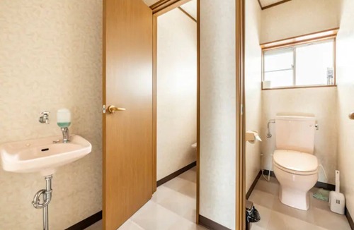 Yuzawa-machi House | 【Hotspring/Max28ppl】13BR｜Darts&Karaoke｜2 parkspots