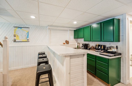 Newville House | HotTub/FirePit/Games Your Fall Getaway Starts Here
