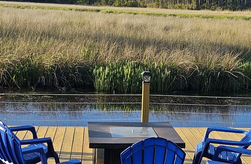 Gautier House | HotTub/Fish/RIVER FRONT/DOGS/SUMMER POOL.RIGHT BY GULF AND BEACHES. BRING BOAT!