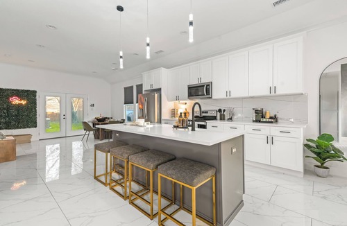 Dallas House | Hottub + Putting Green Oasis 12 to Downtown