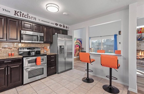 Ralston Valley House | HotTub Sauna Theater PS5 Arcade RedRocks 7BR 420