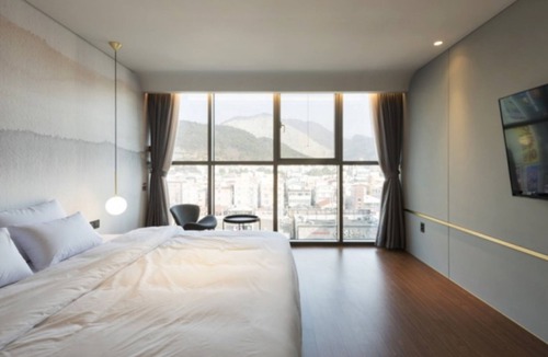 Jinhae Hotel | Hound Hotel Changwon - Jinhae Yongwon
