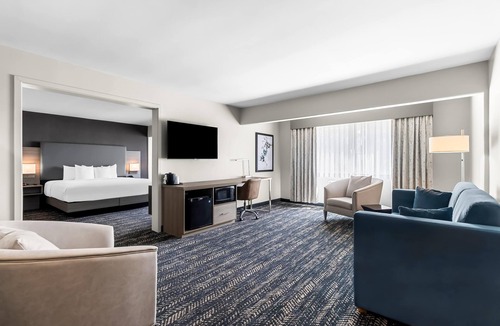 Bakersfield Hotel | Hourglass Hotel, Trademark Collection by Wyndham