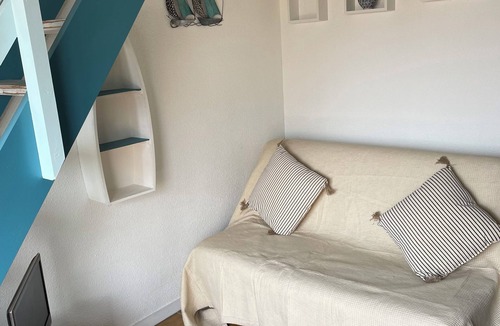 Saint-Denis-d'Oleron Cabin | House 200 m from the beach with shared pool