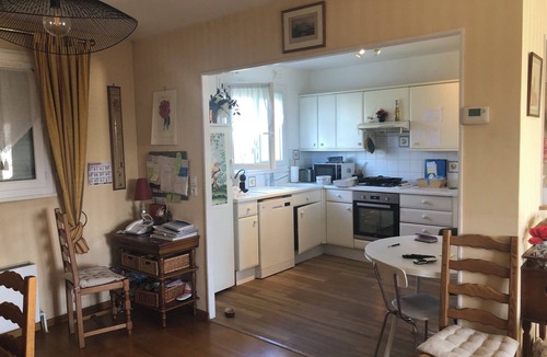 Le Mesnil-Esnard House | House 3 bedrooms Garden south view Fields Carrefour School Swimming pool Bus Rouen on foot