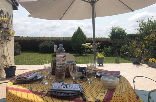 Le Mesnil-Esnard House | House 3 bedrooms Garden south view Fields Carrefour School Swimming pool Bus Rouen on foot