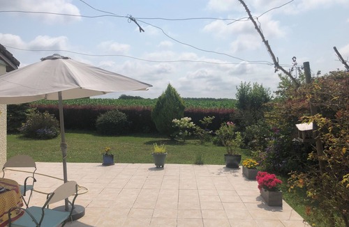 Le Mesnil-Esnard House | House 3 bedrooms Garden south view Fields Carrefour School Swimming pool Bus Rouen on foot