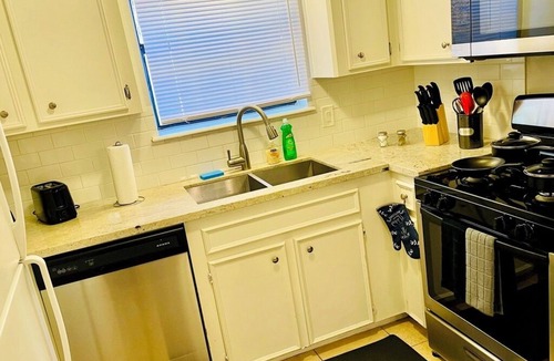 Panther Creek House | House 3-Bedroom 2-Baths FREE Parking Garage in The Woodlands w/Washer-Dryer, AC